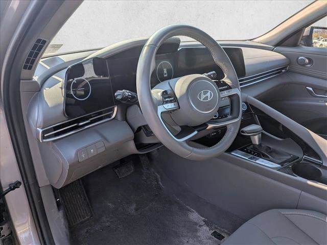 Used 2025 Hyundai Elantra SEL image 9