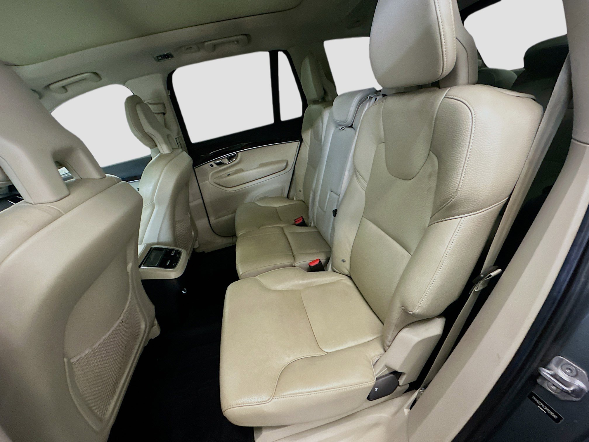 Used 2017 Volvo XC90 T6 Momentum w/ Vision Package AWD/4WD image 30