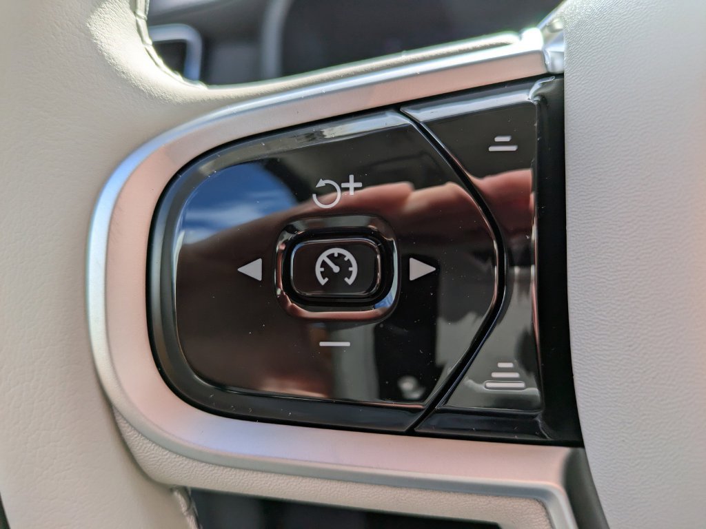 New 2026 Volvo XC90 B6 Ultra w/ Protection Package AWD/4WD image 25