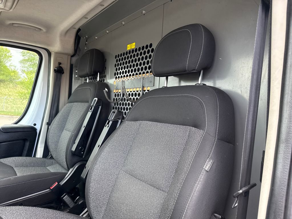 Used 2019 RAM ProMaster 2500 w/ Premium Appearance Group FWD image 14