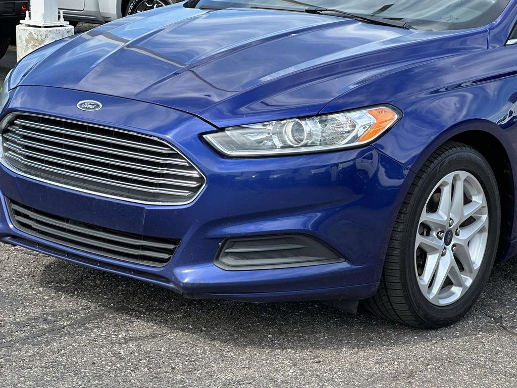 Used 2016 Ford Fusion SE FWD image 8