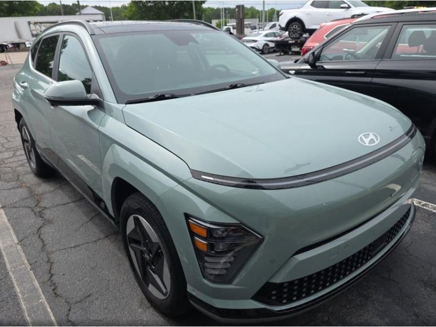 Used 2024 Hyundai Kona Limited FWD image 2