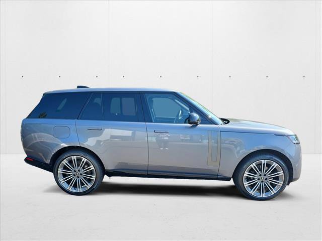 New 2025 Land Rover Range Rover SE image 4