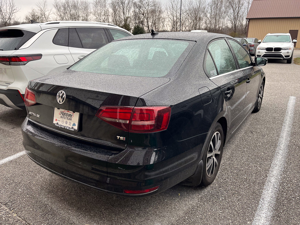 Used 2017 Volkswagen Jetta SE image 4