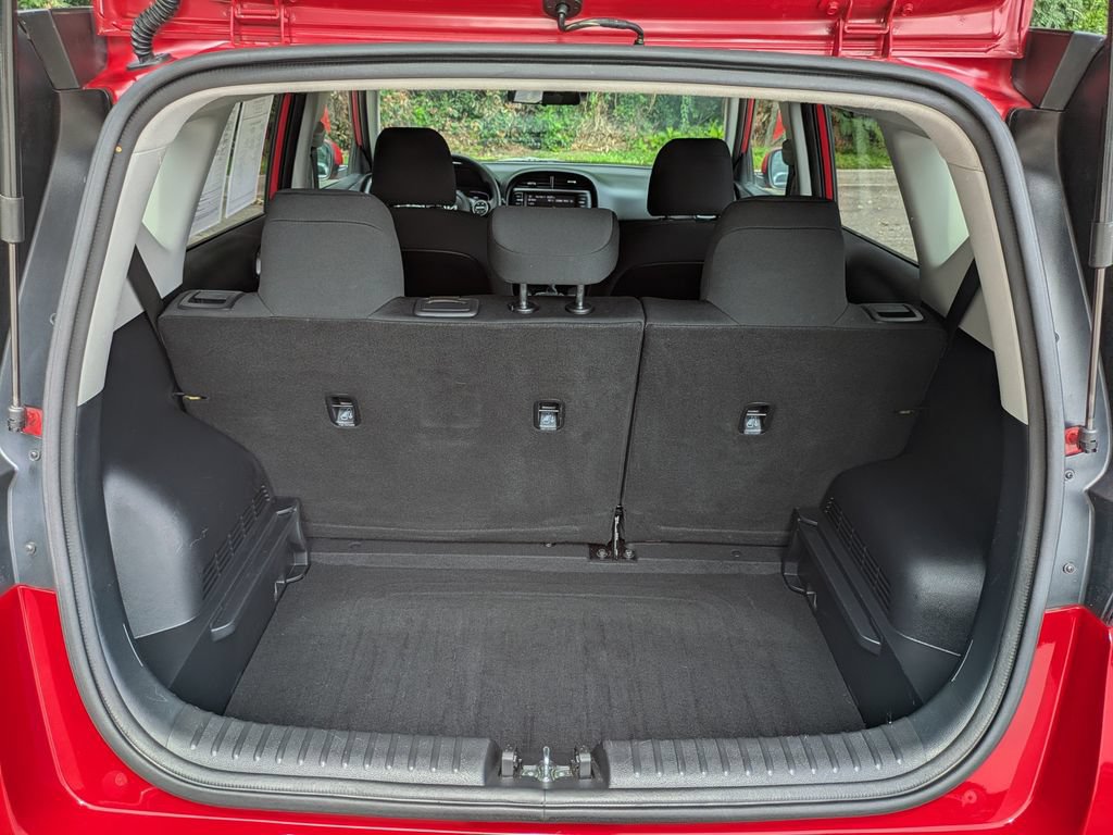 Used 2024 Kia Soul LX w/ LX Technology Package FWD image 13