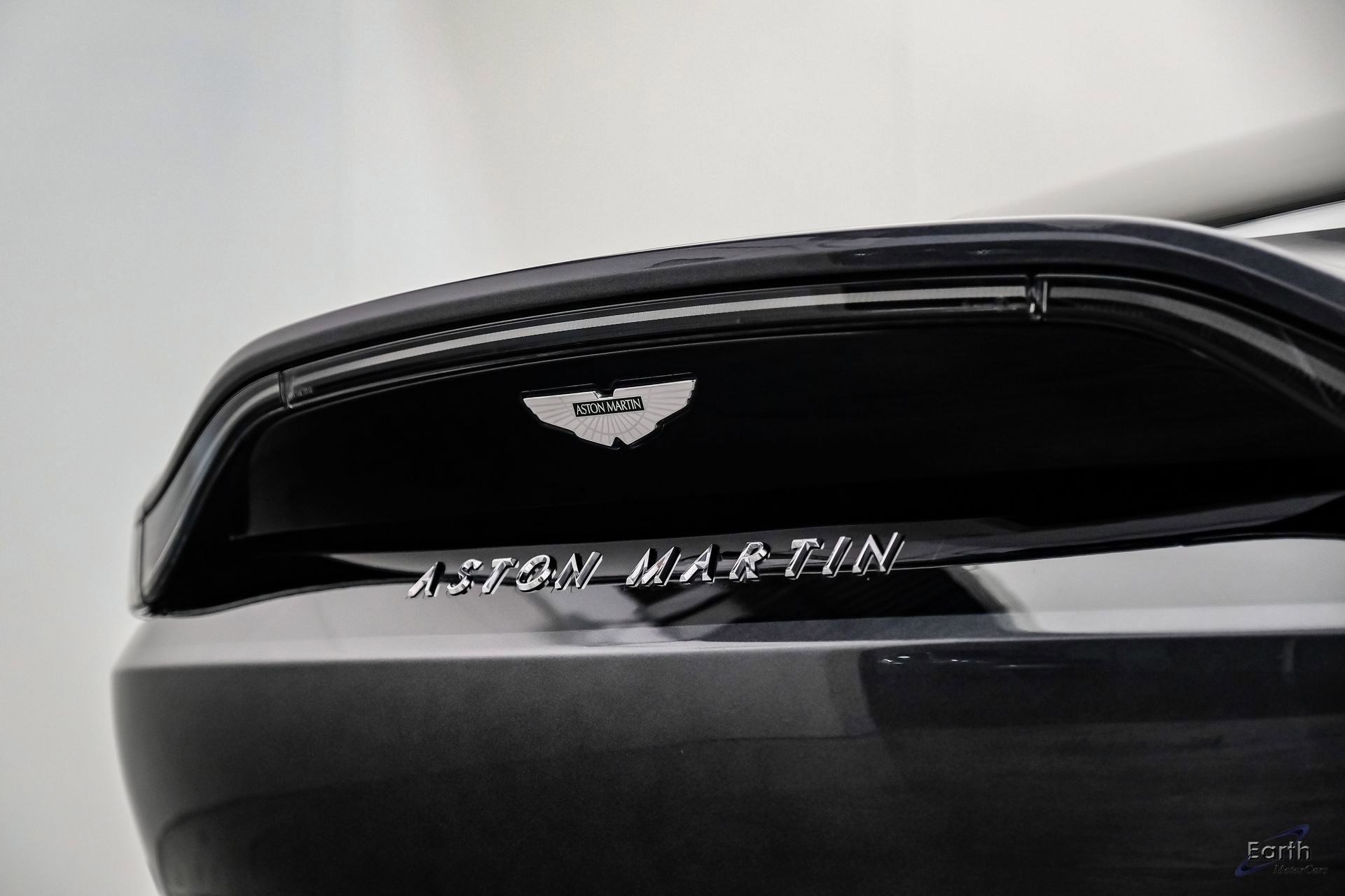 Used 2023 Aston Martin V12 Vantage RWD image 18