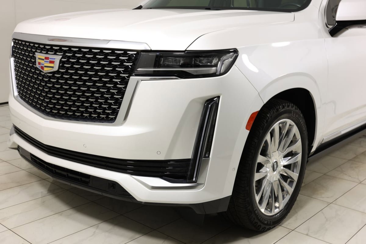 Used 2022 Cadillac Escalade ESV Premium Luxury w/ Performance Package image 49