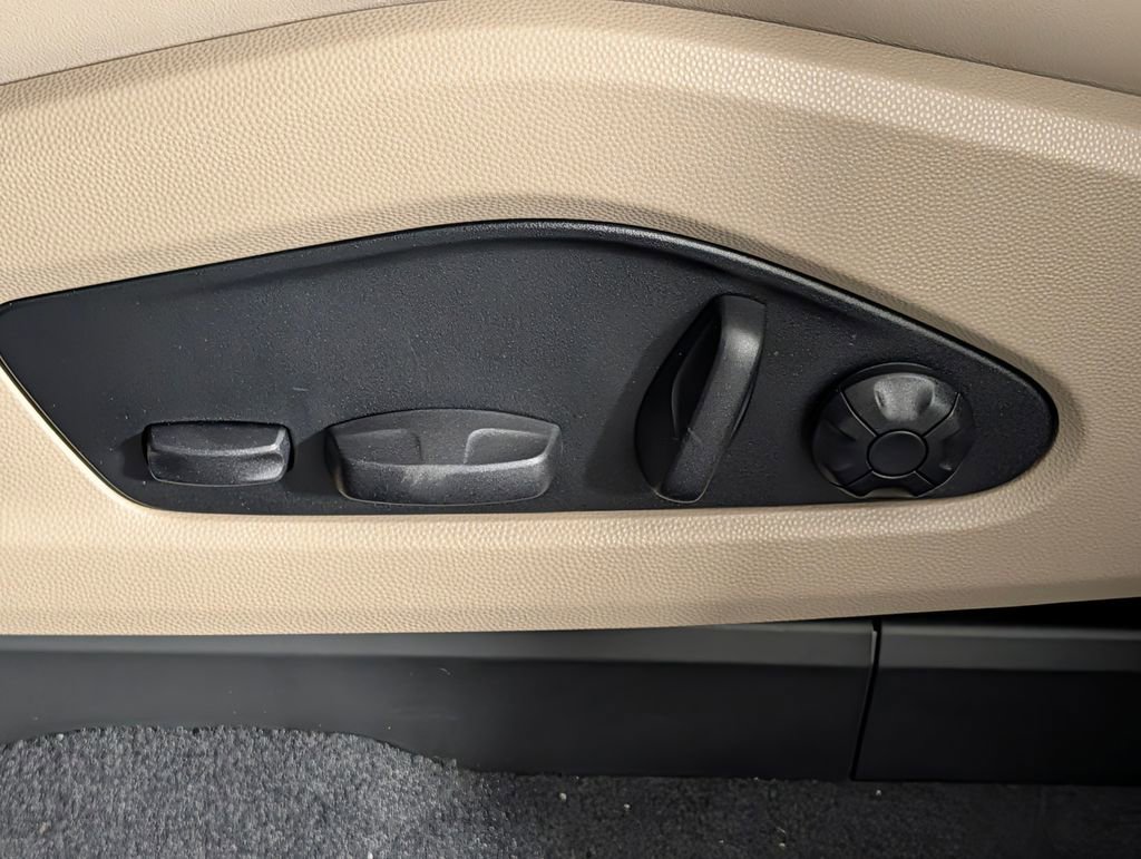 New 2026 Porsche Macan 4 Electric image 29