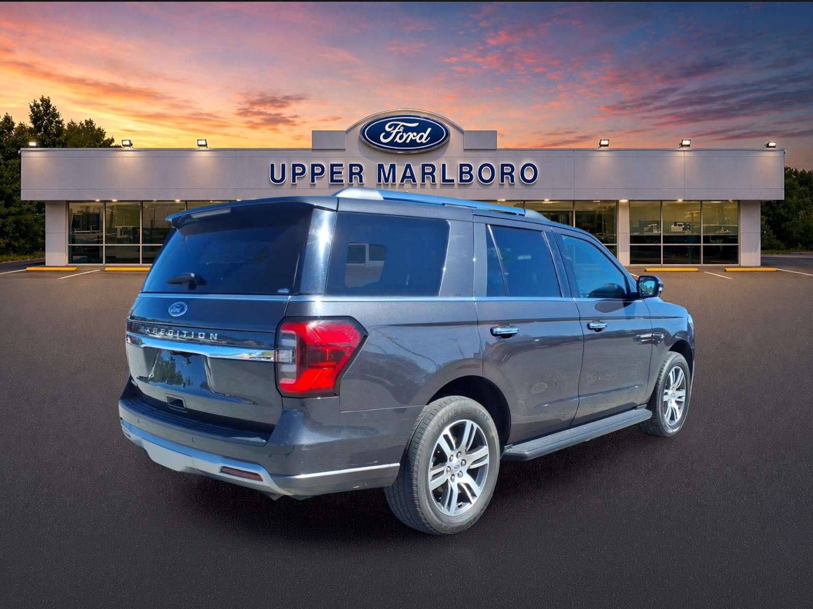 Used 2024 Ford Expedition Limited AWD/4WD image 8