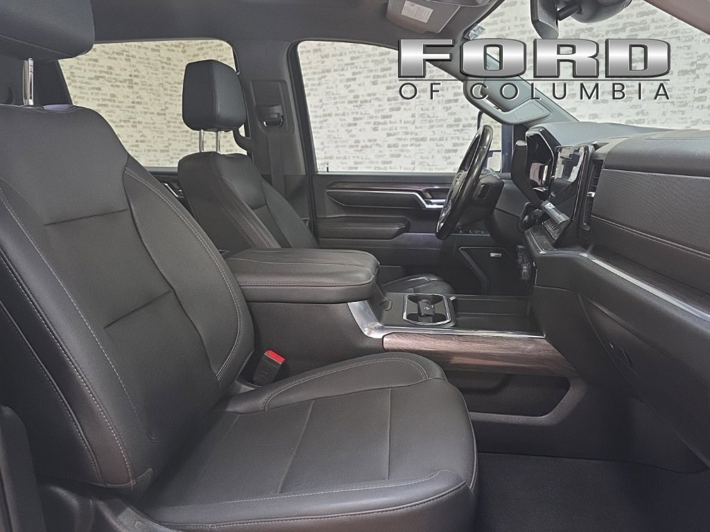 Used 2024 Chevrolet Silverado 3500 LTZ w/ LTZ Convenience Package image 15