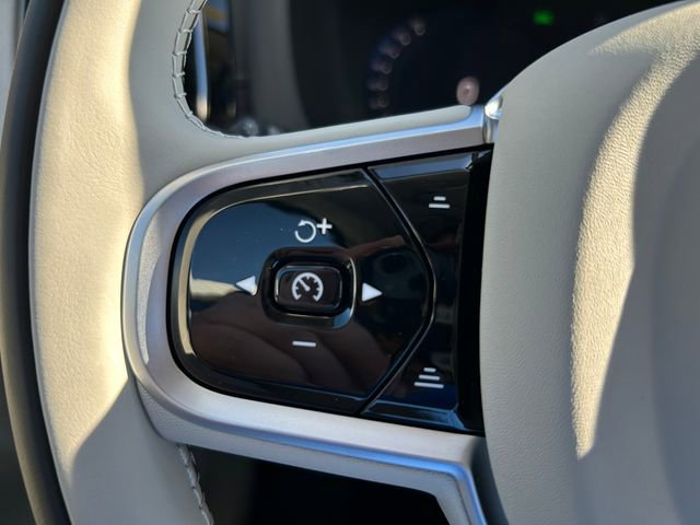 New 2026 Volvo XC60 B5 Ultra w/ Climate Package image 21
