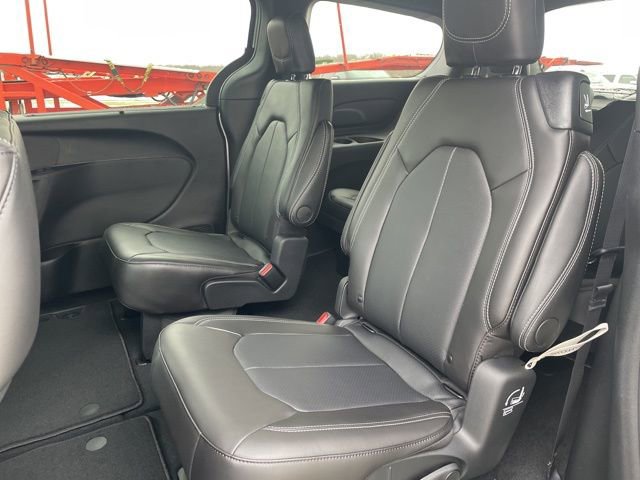 New 2026 Chrysler Pacifica Select w/ S Appearance Package image 9