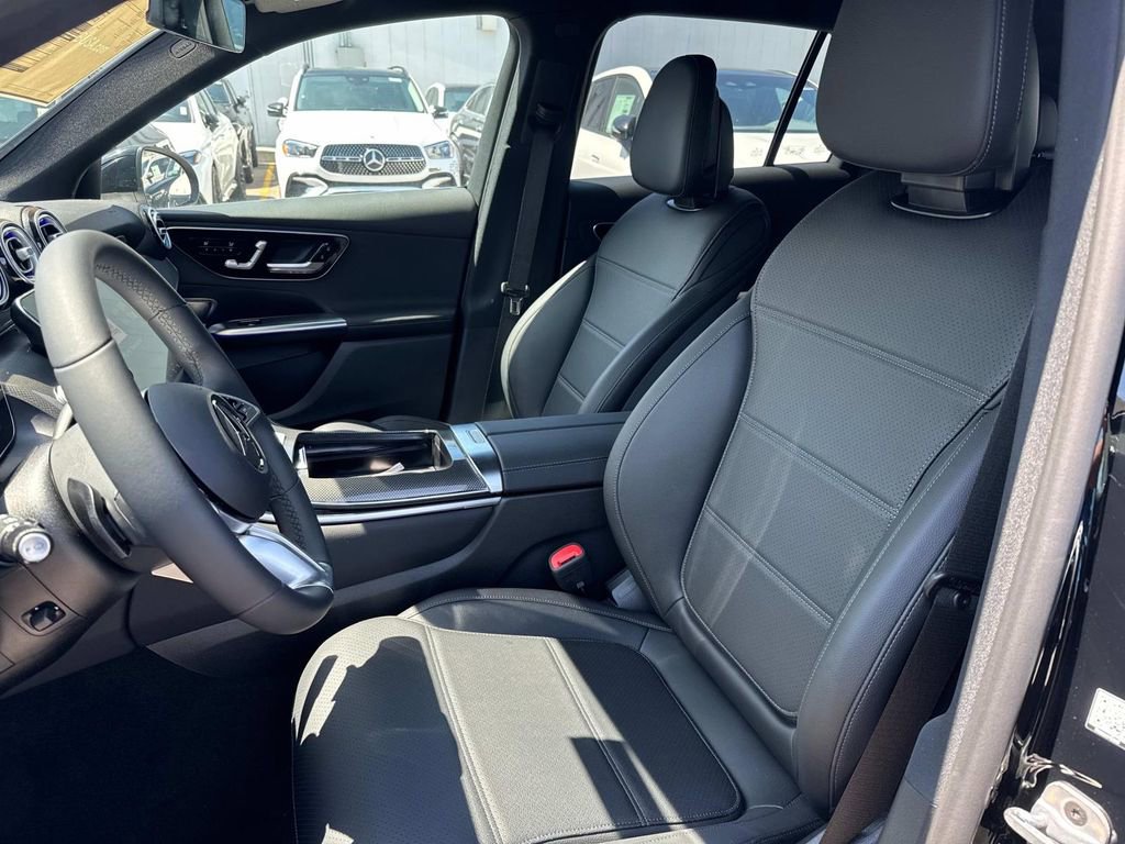 Used 2025 Mercedes-Benz GLC 300 image 8
