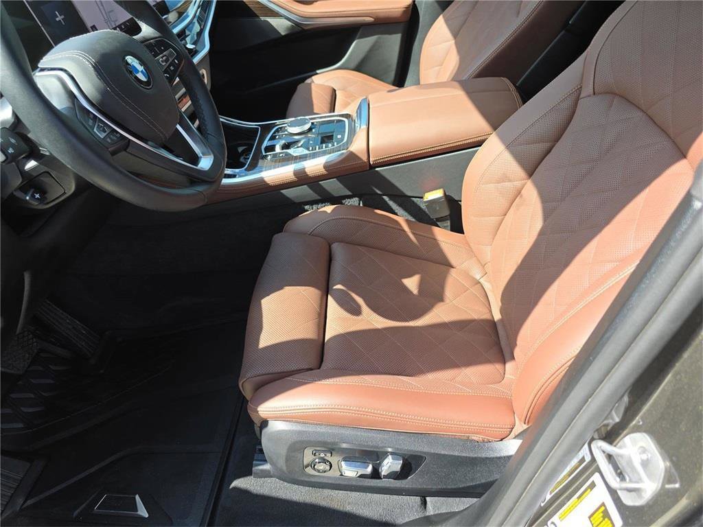 Used 2025 BMW X5 xDrive40i w/ Climate Comfort Package image 24
