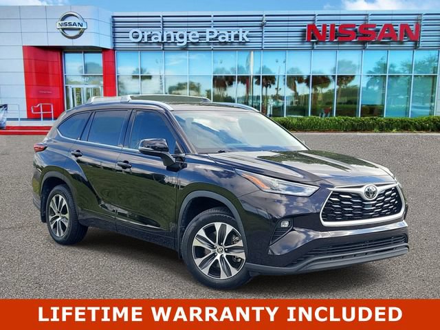Used 2021 Toyota Highlander XLE FWD video 1