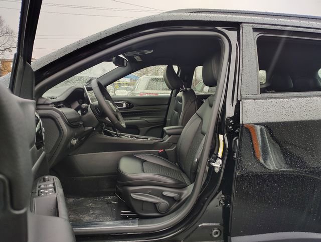 New 2026 Jeep Compass Latitude image 2