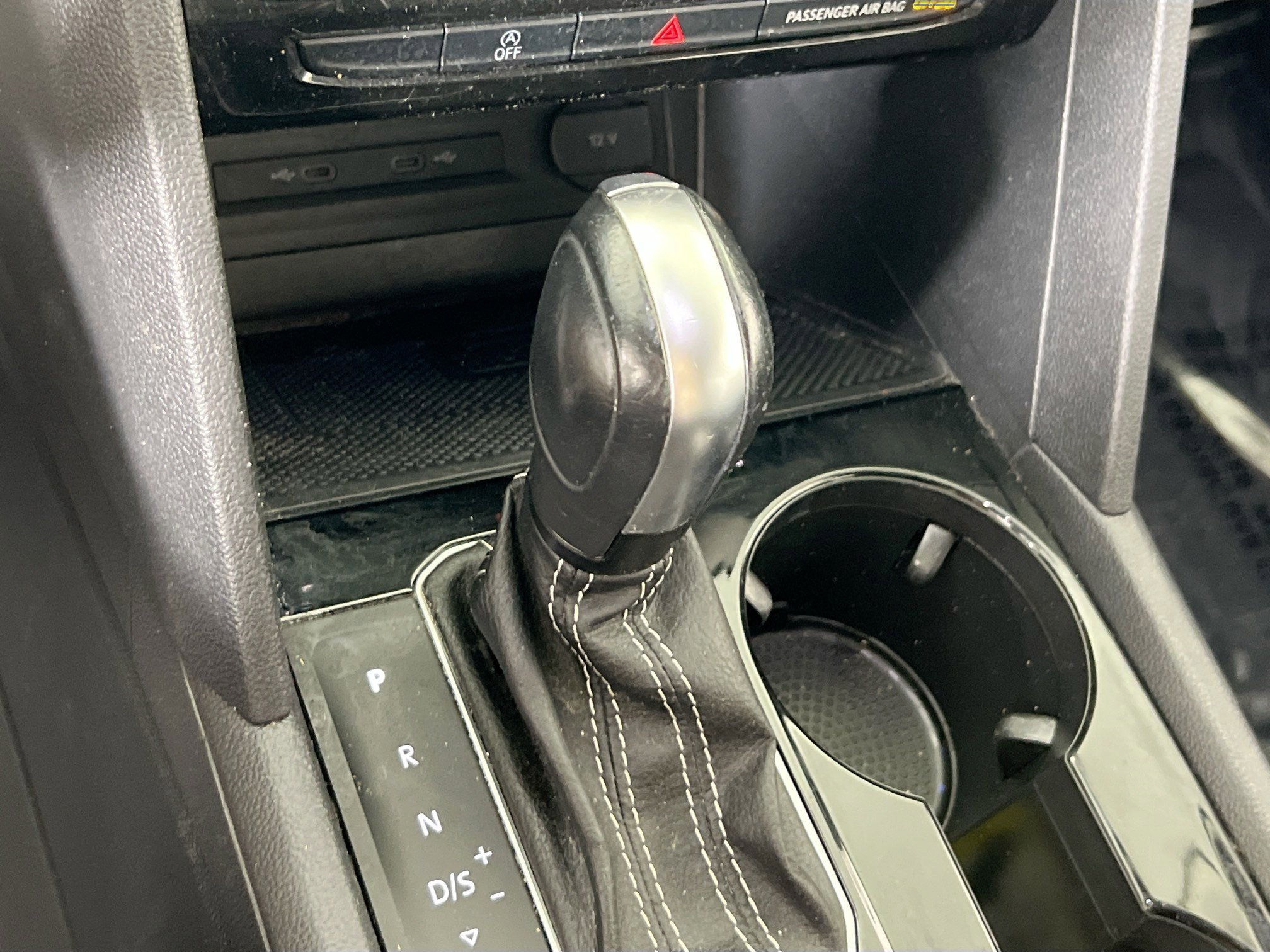 Used 2022 Volkswagen Atlas SE image 16