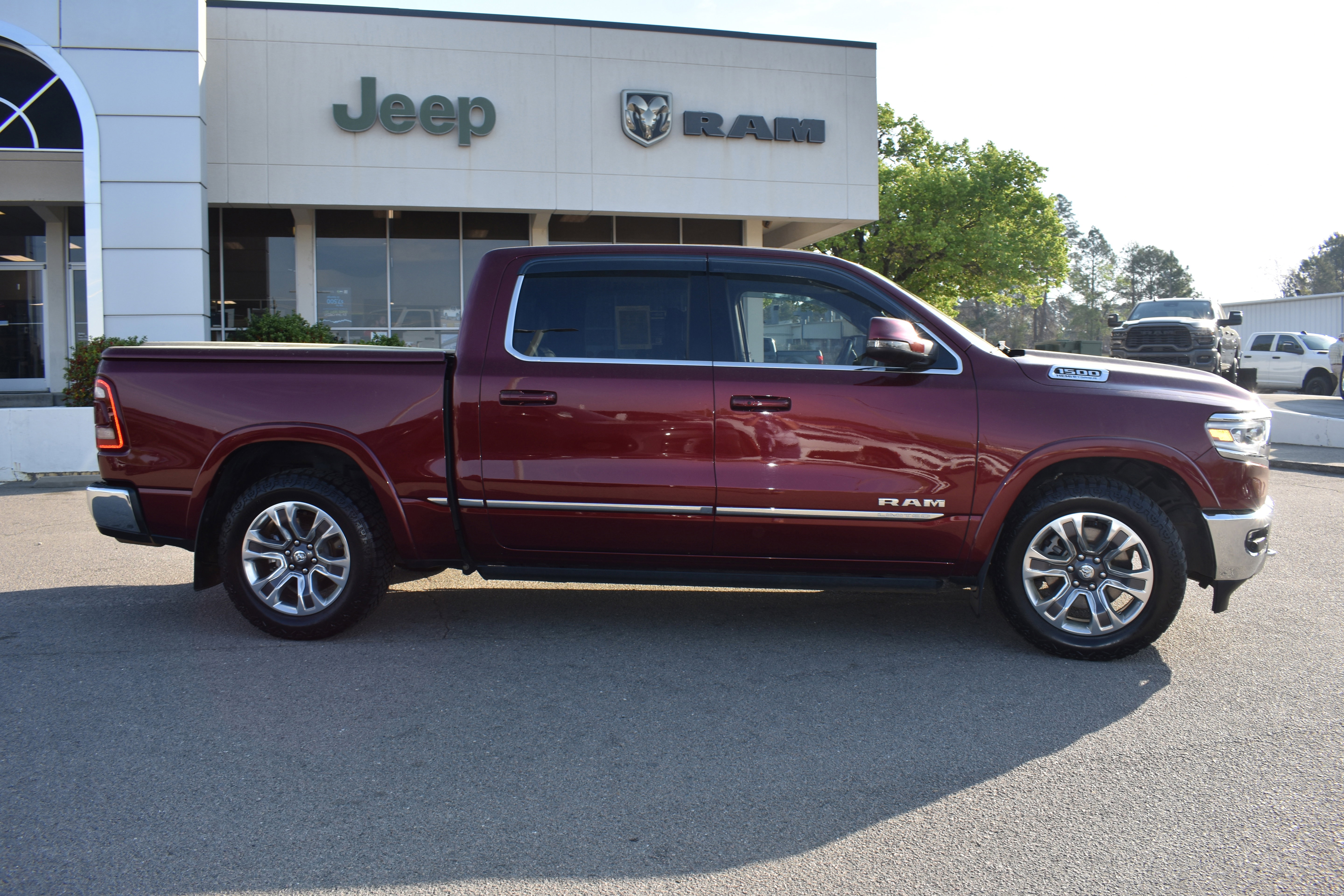 Used 2023 RAM 1500 Limited w/ Trailer Tow Group image 10