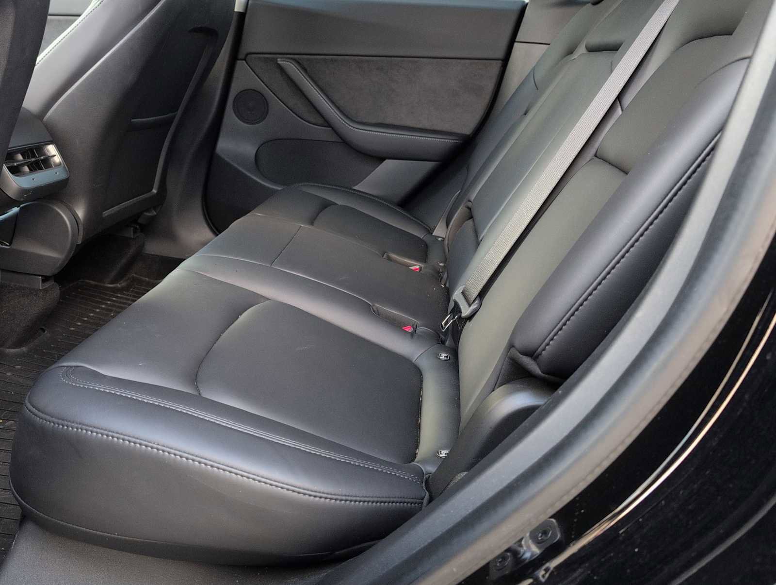 Used 2021 Tesla Model Y Long Range image 19