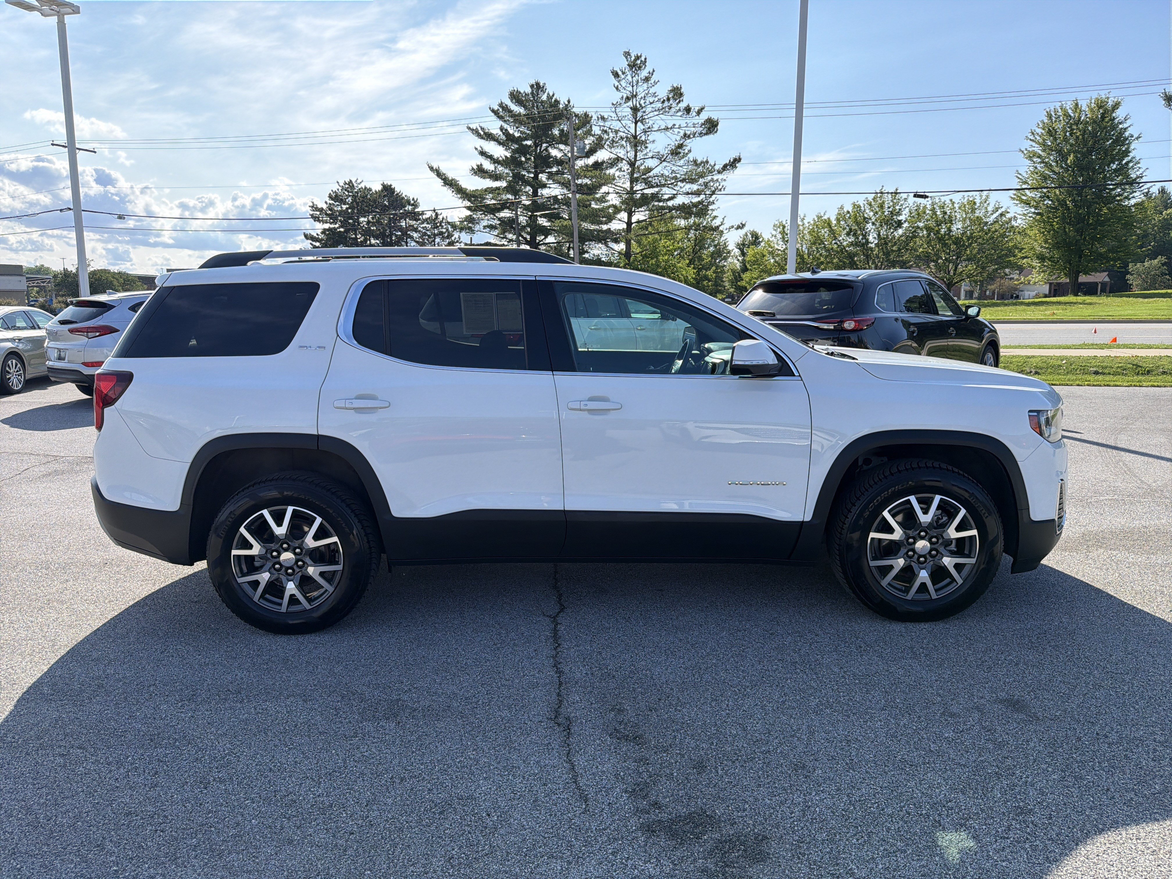 Used 2021 GMC Acadia SLE w/ Driver Convenience Package AWD/4WD image 2