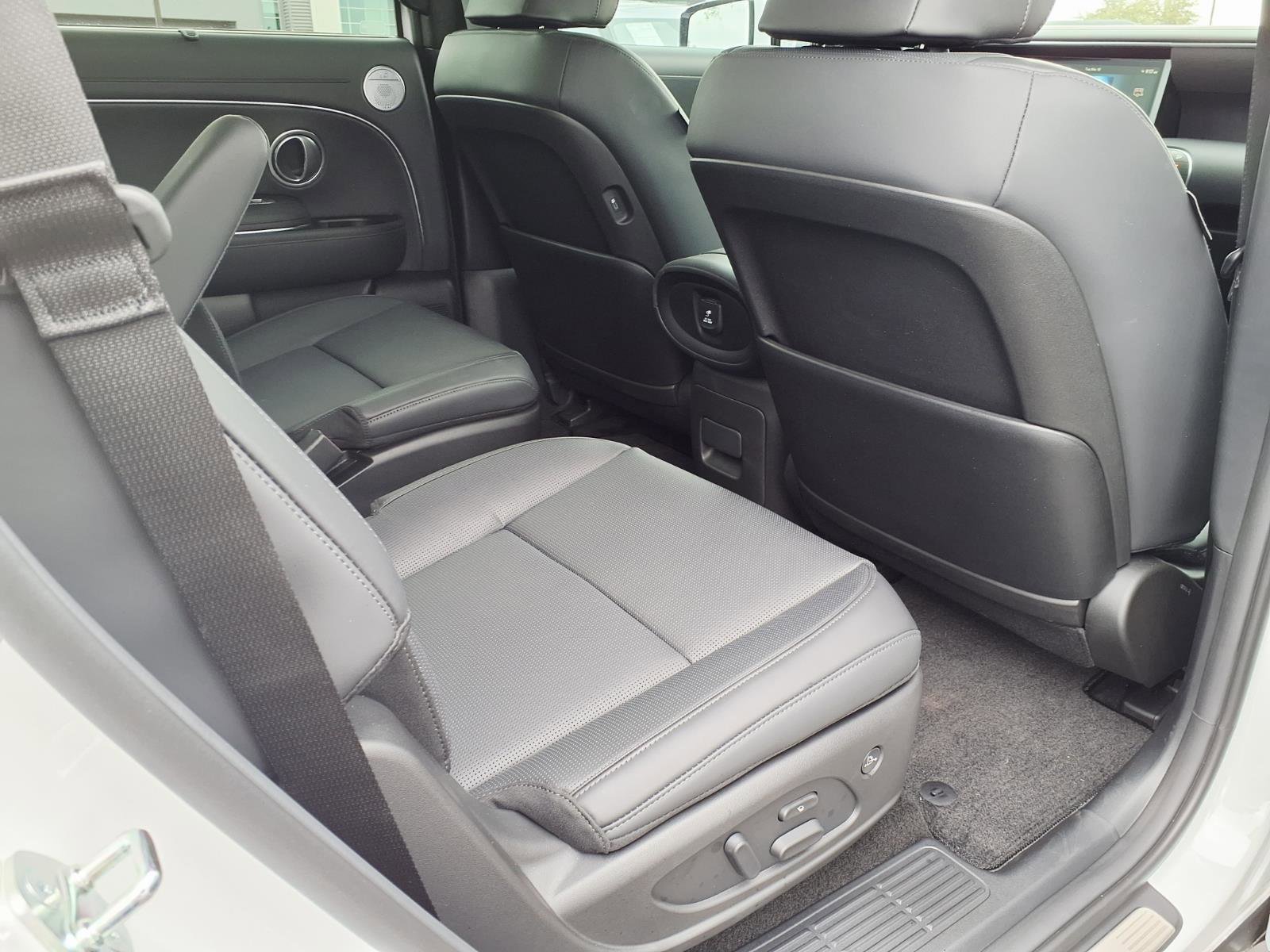 Used 2026 Hyundai Palisade Calligraphy image 13