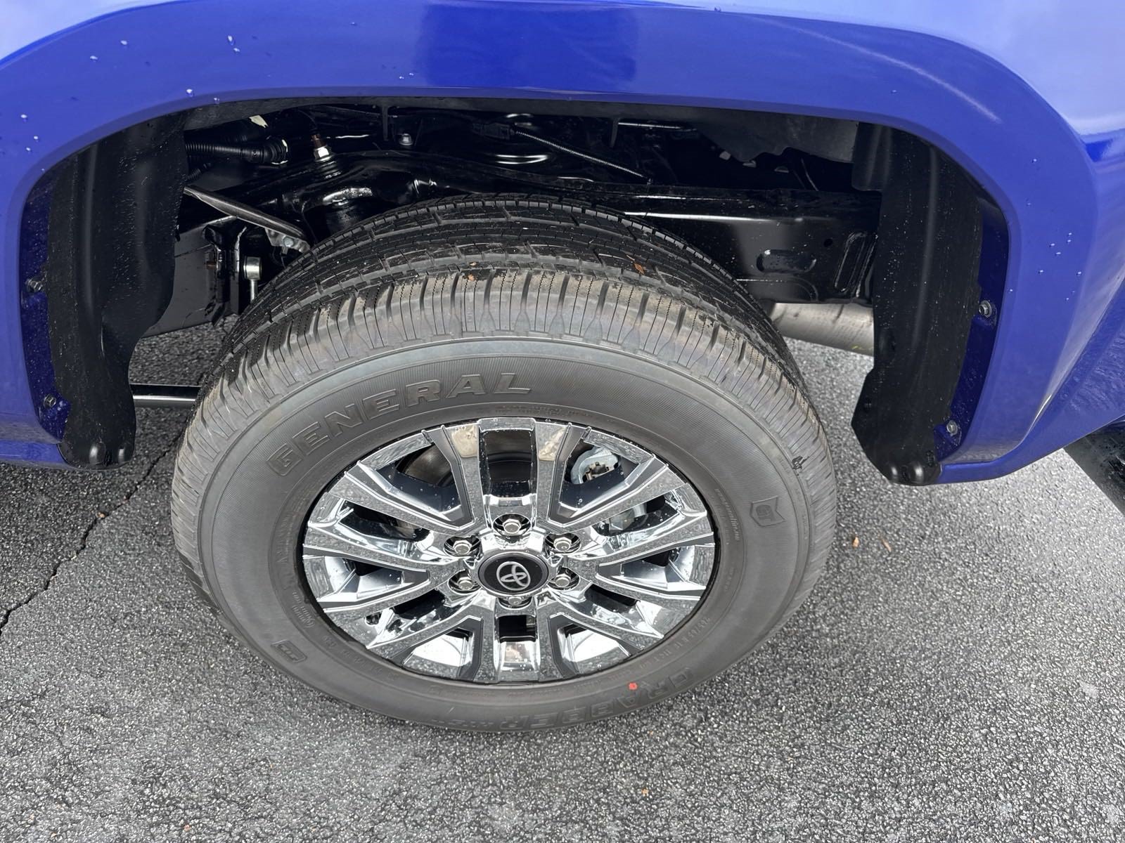 New 2024 Toyota Tacoma Limited w/ Limited Package (LT) AWD/4WD image 12