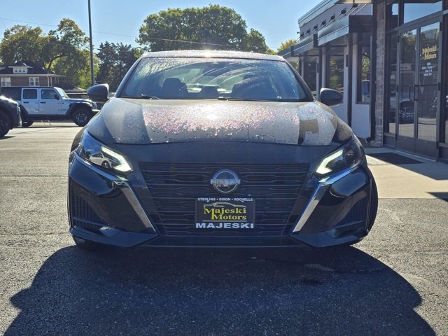 Used 2024 Nissan Altima 2.5 SV image 2