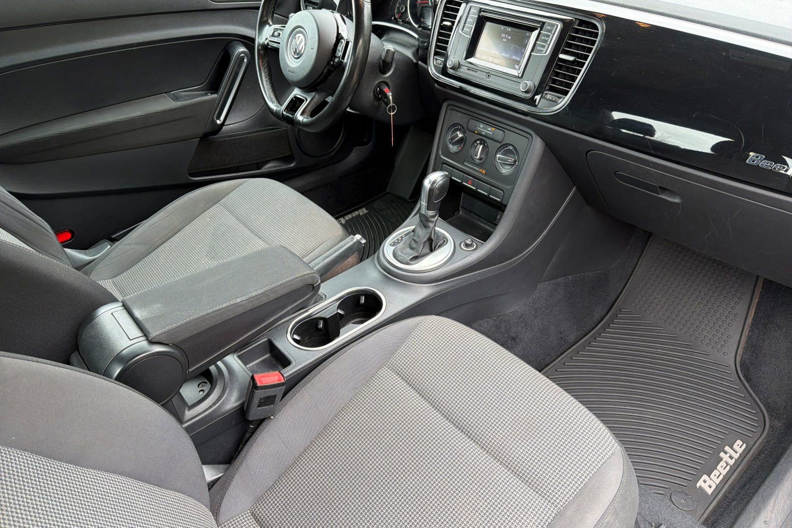 Used 2017 Volkswagen Beetle 1.8T S image 15