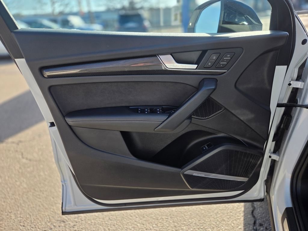 Used 2024 Audi SQ5 Prestige image 11