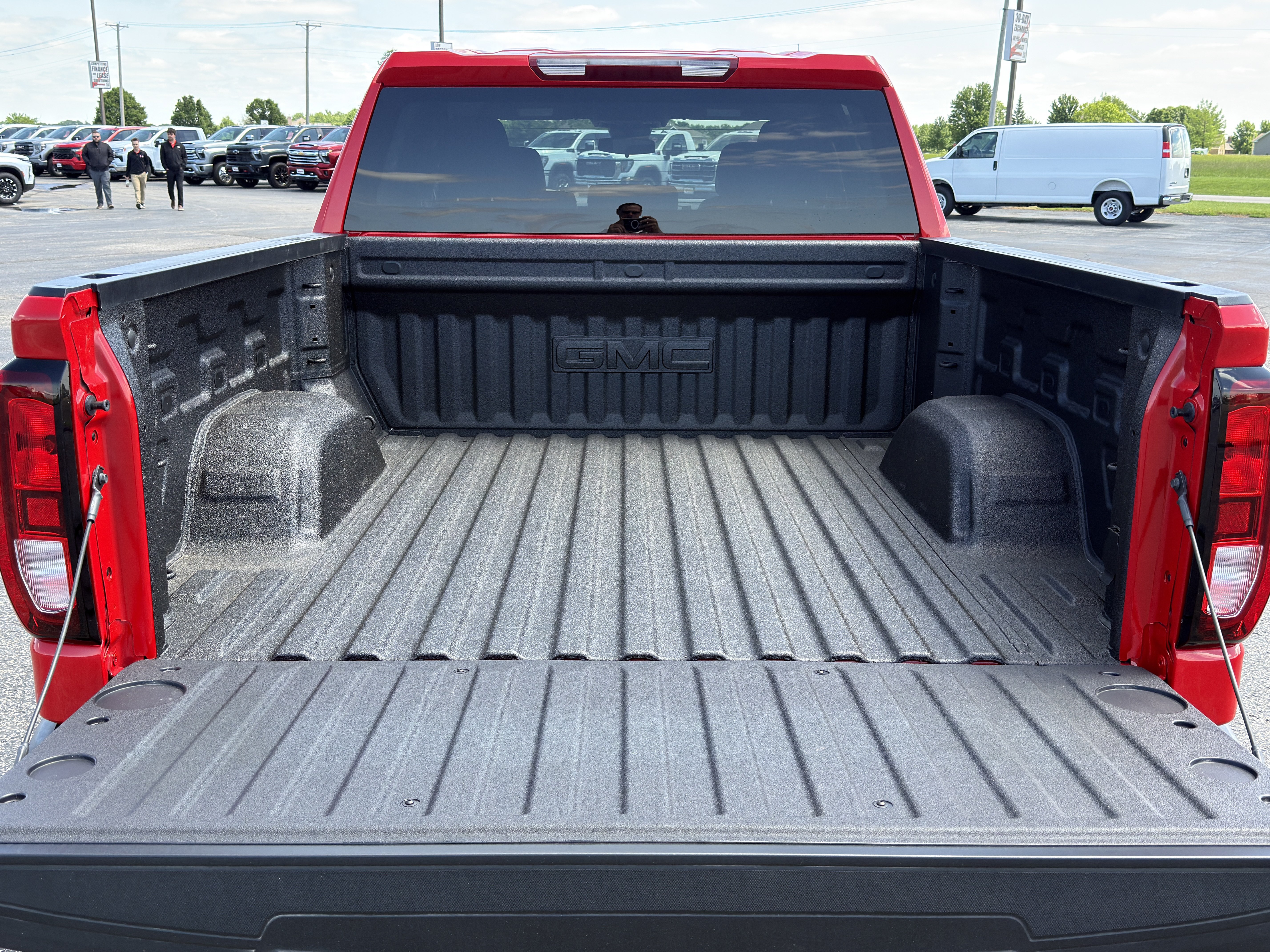 New 2026 GMC Sierra 1500 SLE AWD/4WD image 14