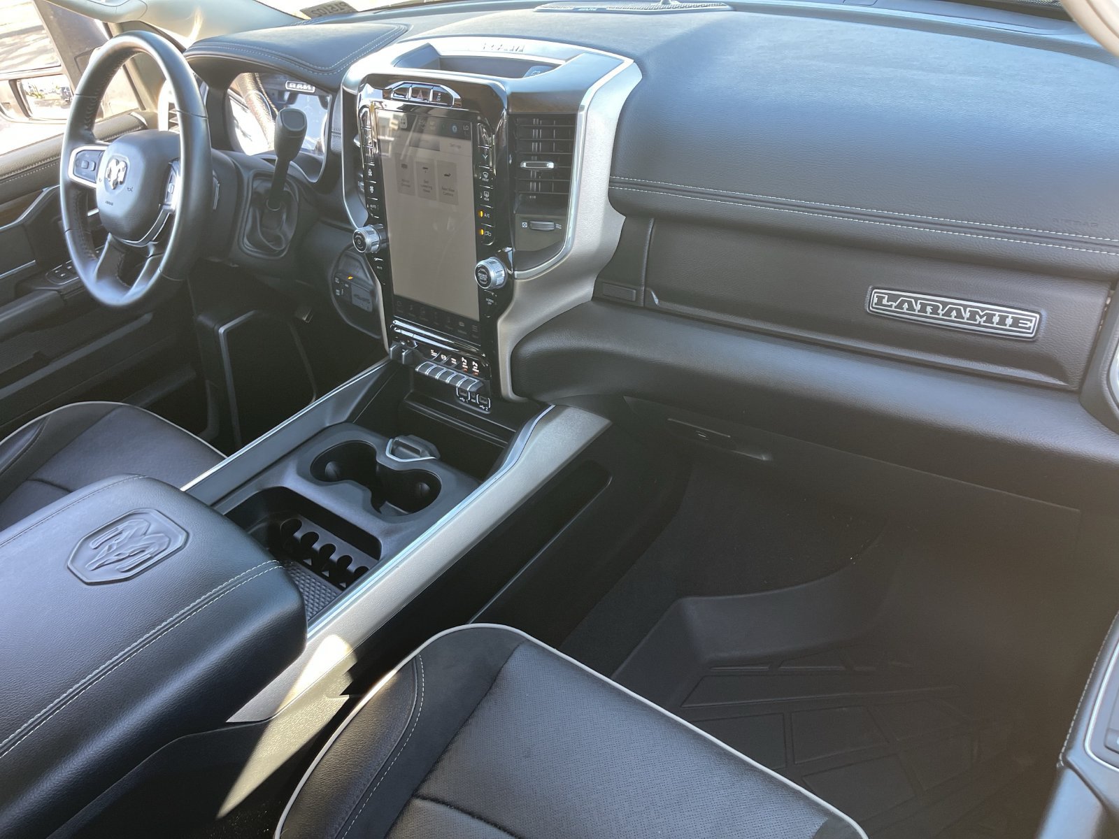 Used 2024 RAM 3500 Laramie AWD/4WD image 14
