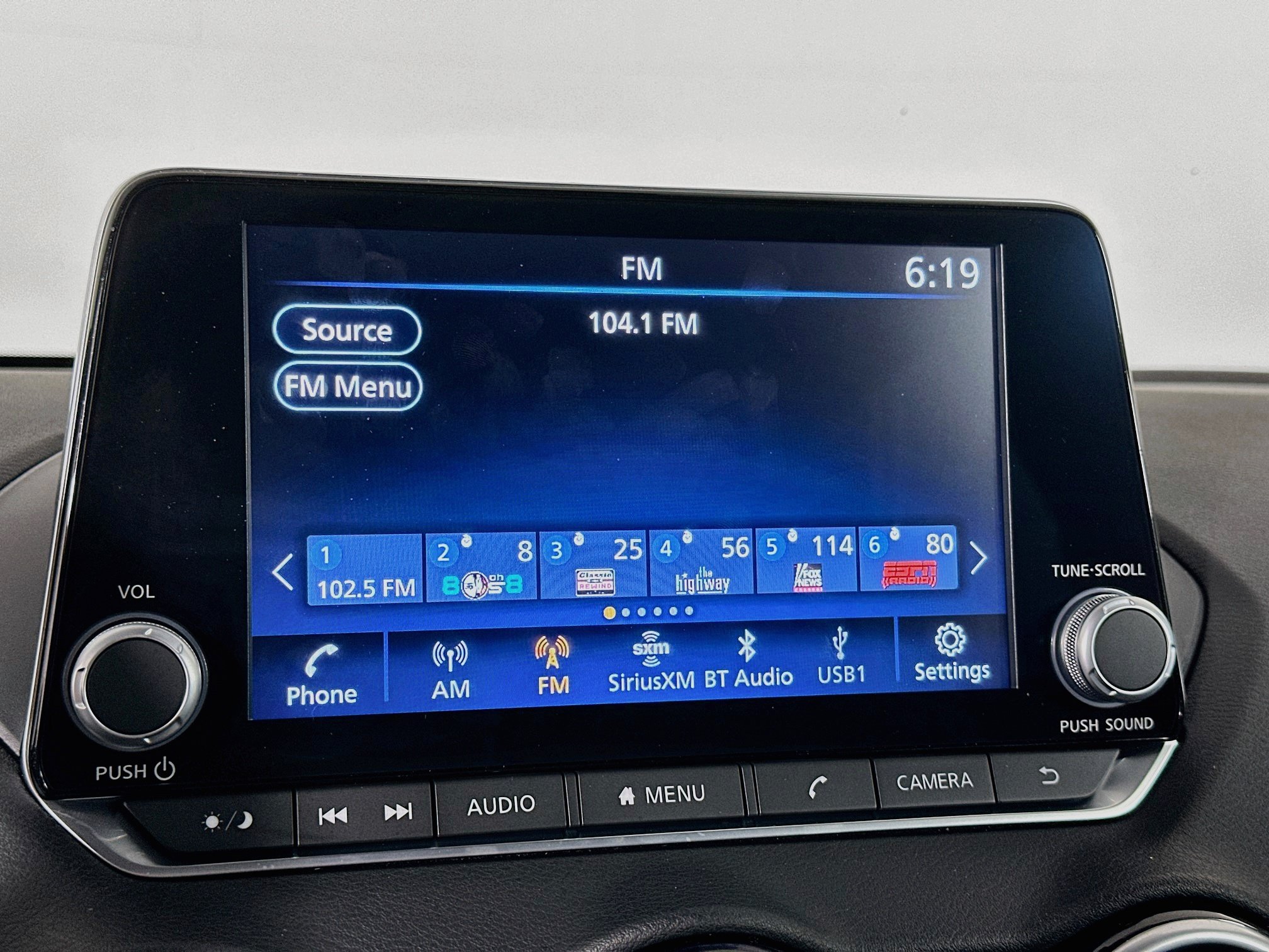 Used 2024 Nissan Sentra SV FWD image 19