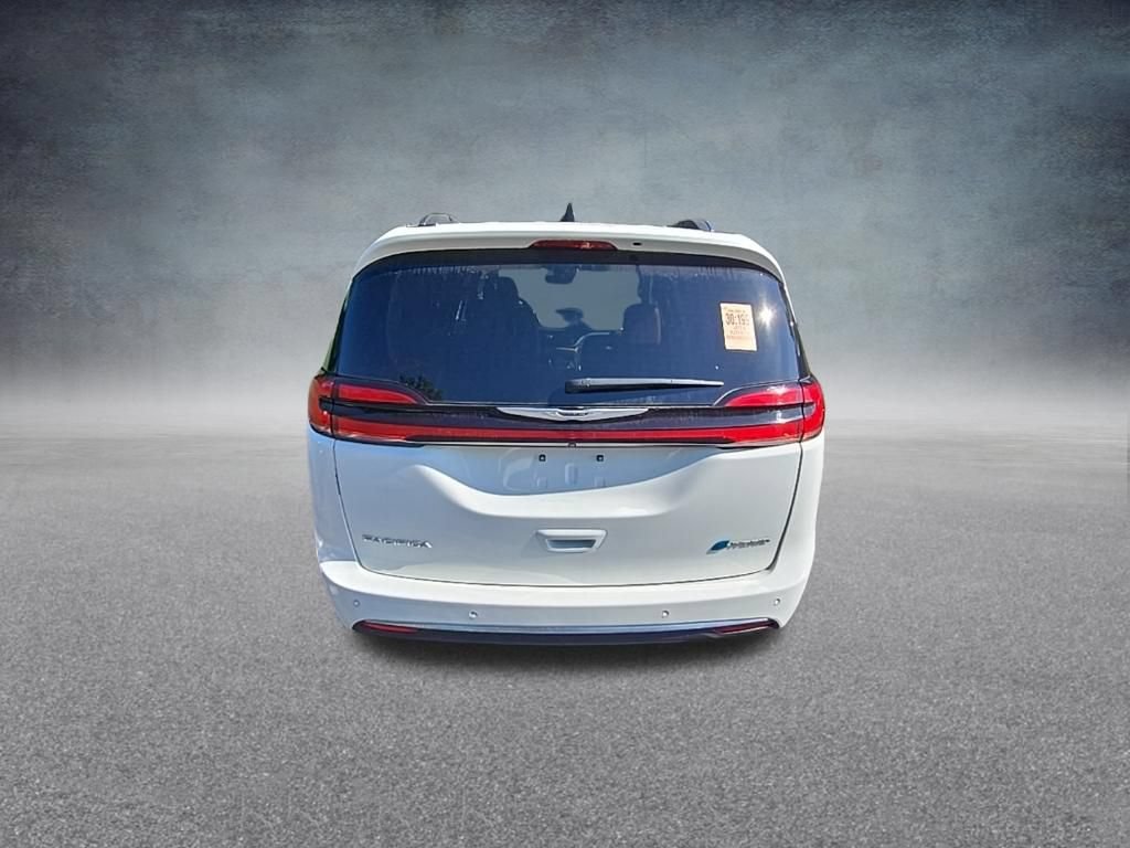 Used 2024 Chrysler Pacifica Pinnacle FWD image 7