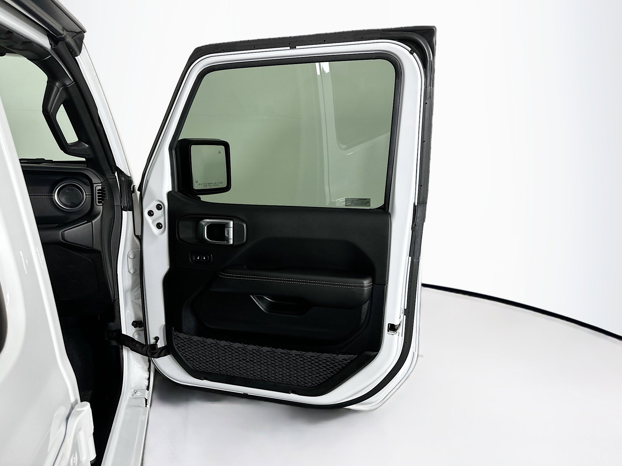 Used 2023 Jeep Wrangler Sahara w/ Cold Weather Group image 32