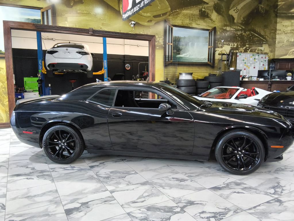 Used 2018 Dodge Challenger SXT w/ Blacktop Package image 3