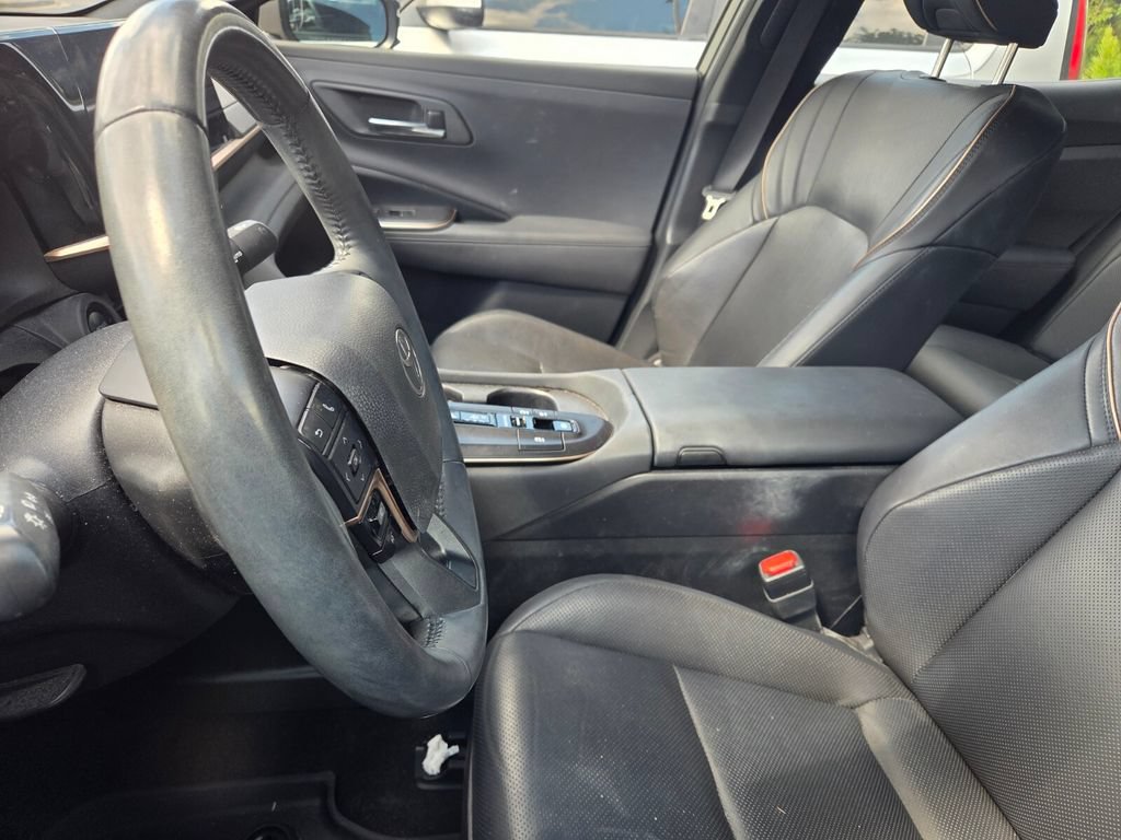 Used 2023 Toyota Crown AWD/4WD image 5