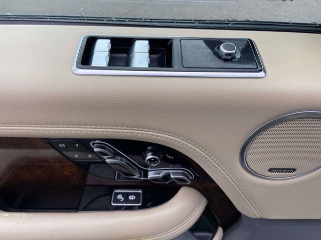 Used 2019 Land Rover Range Rover Supercharged AWD/4WD image 14