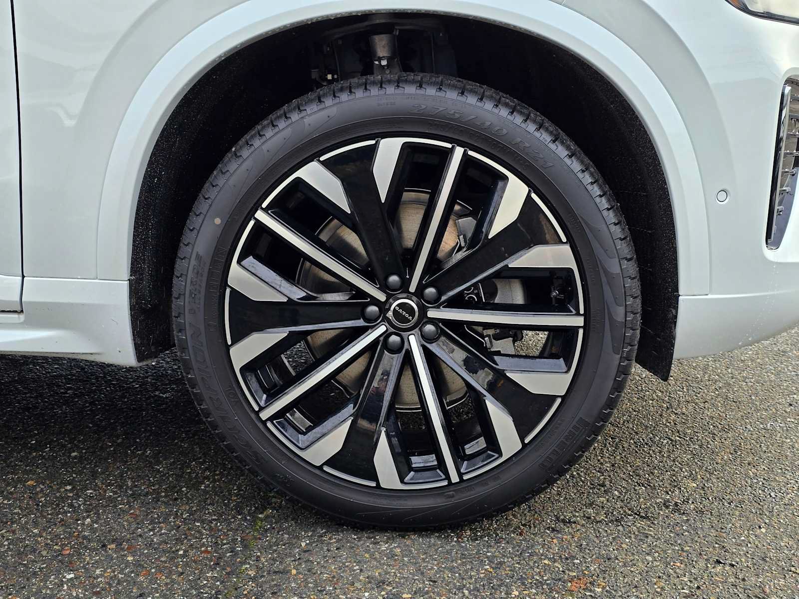 New 2026 Volvo XC90 B6 Plus w/ Protection Package Premier AWD/4WD image 9
