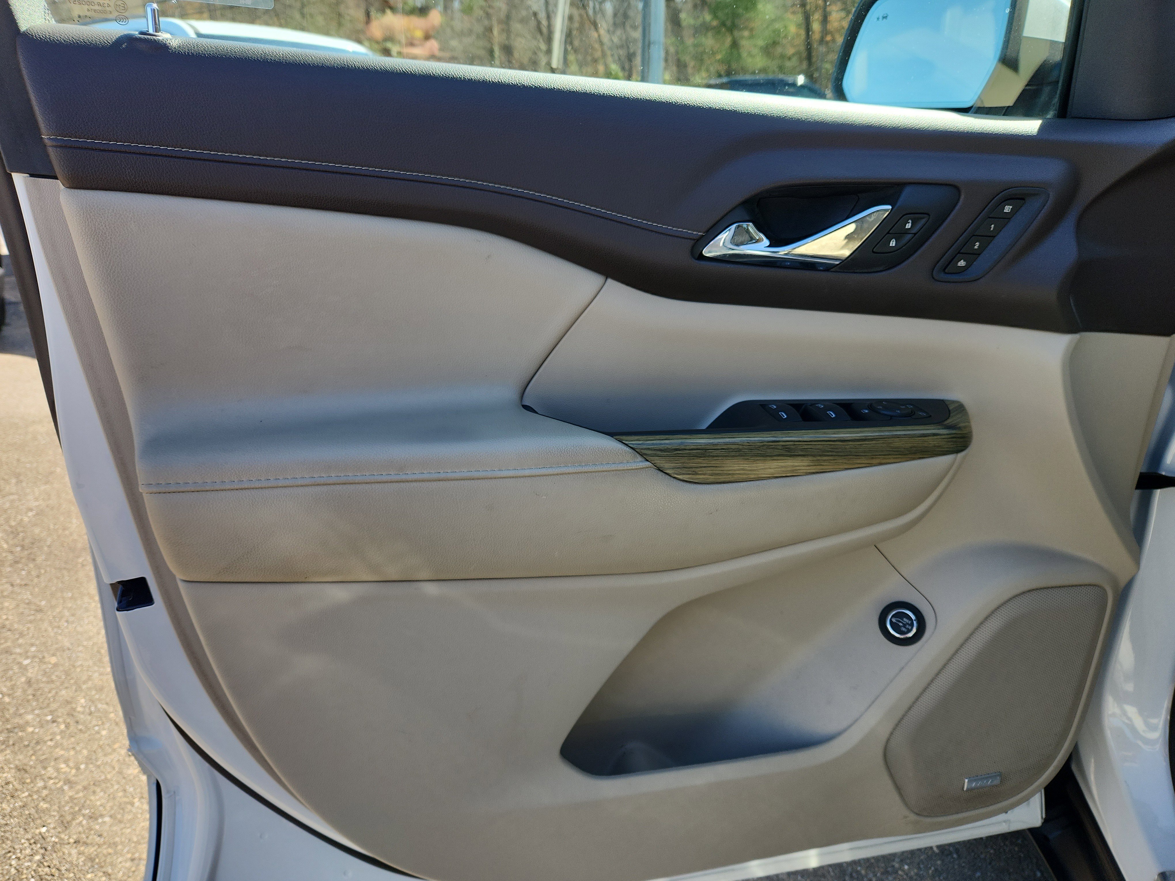 Used 2019 GMC Acadia Denali image 21