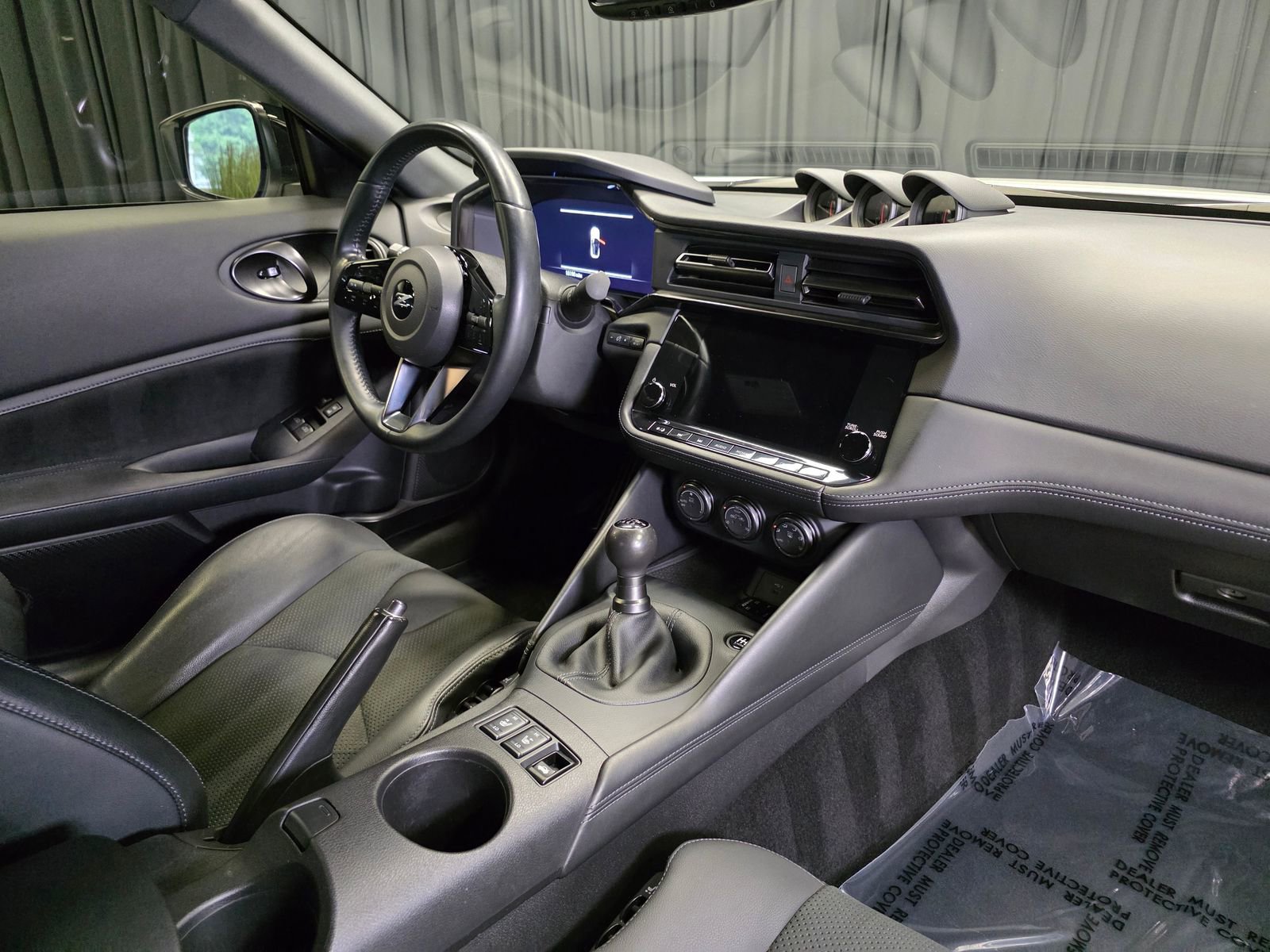 Used 2023 Nissan Z w/ Floor Mat Package (L93) RWD image 4