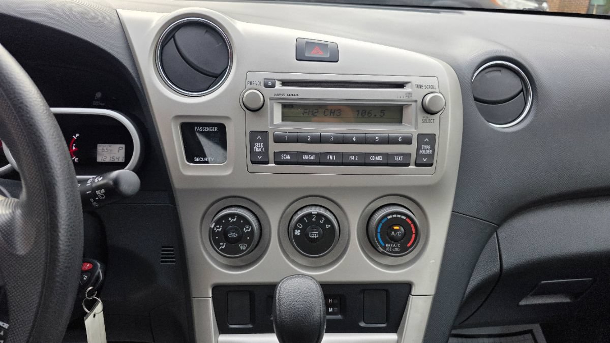 Used 2011 Toyota Matrix FWD image 18