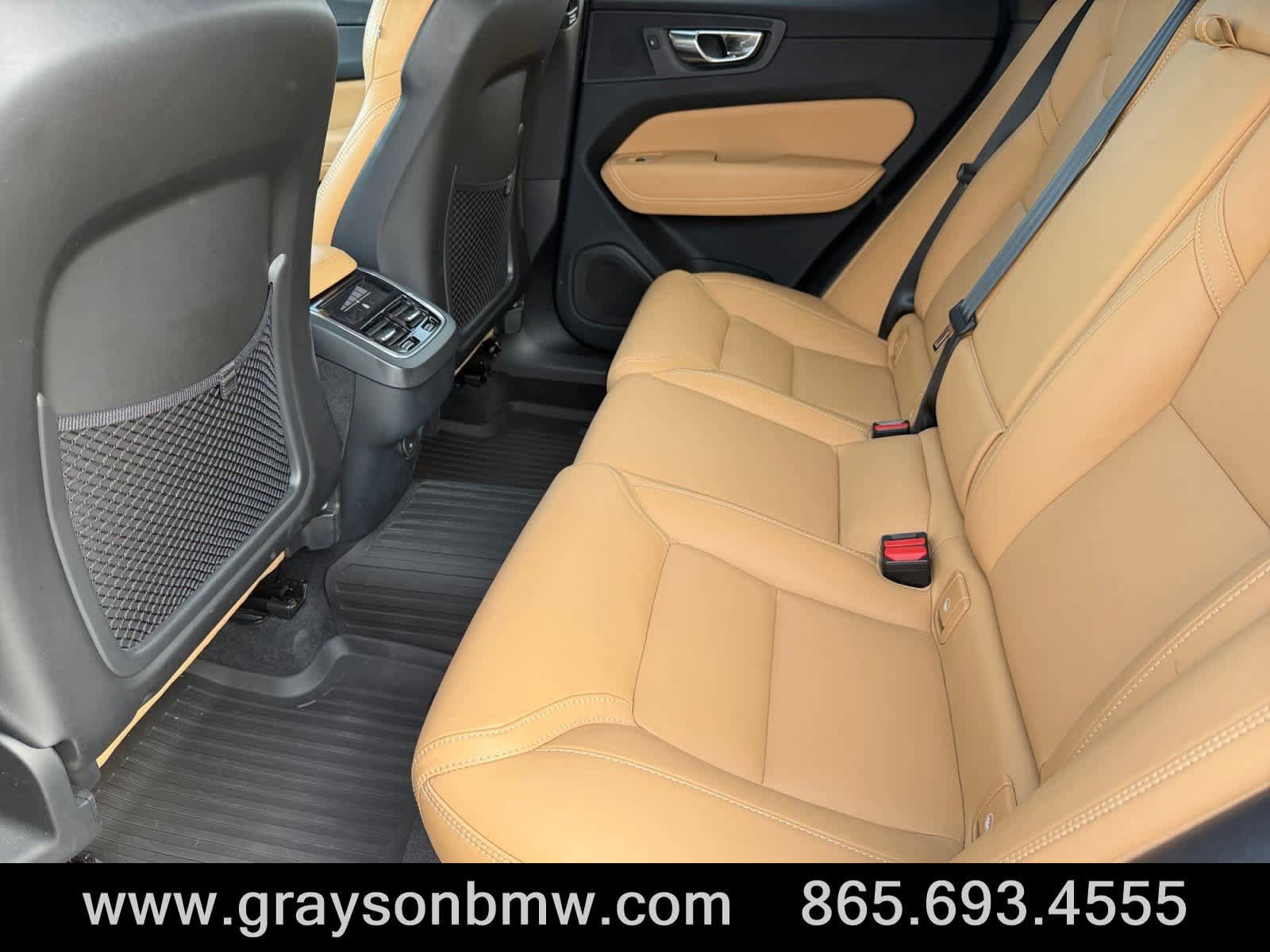 Used 2023 Volvo XC60 B5 Ultimate w/ Protection Package Premier FWD image 13