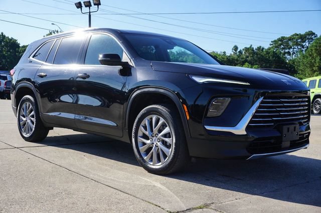 Used 2025 Buick Enclave Preferred FWD image 2