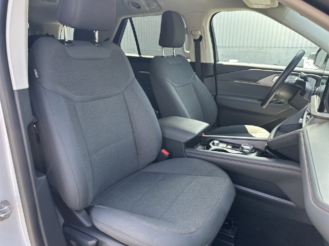 Used 2025 Ford Explorer Active AWD/4WD image 35