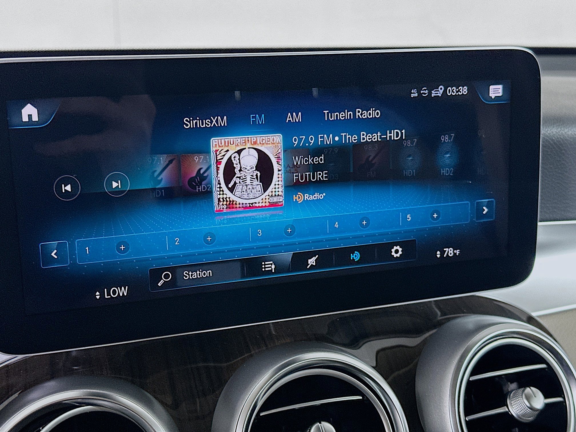 Used 2022 Mercedes-Benz GLC 300 4MATIC image 21