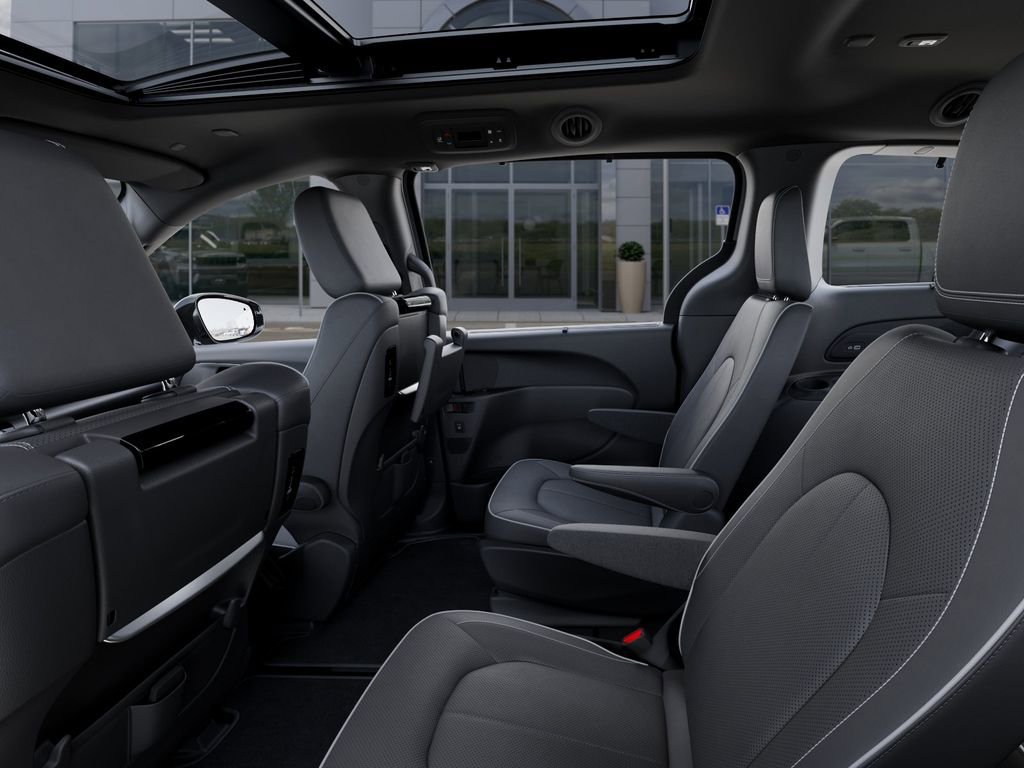 New 2026 Chrysler Pacifica Limited w/ Uconnect Theater Family Group FWD image 23