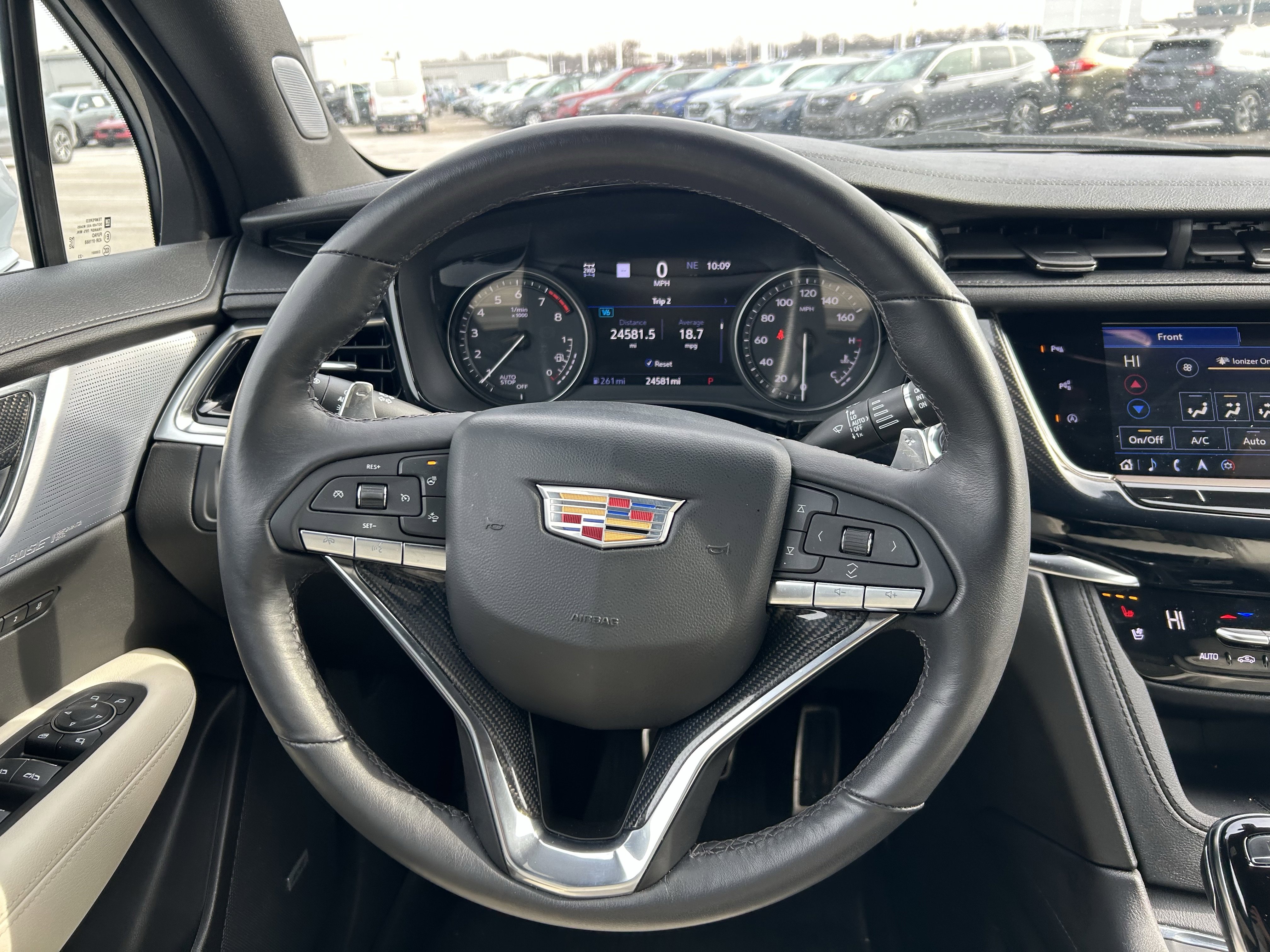 Used 2024 Cadillac XT6 Sport w/ Technology Package image 10
