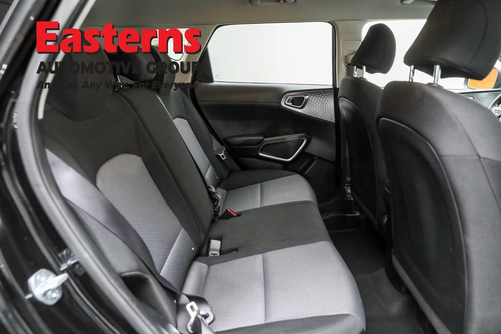 Used 2023 Kia Soul LX image 38