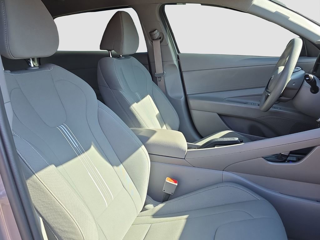 Used 2023 Hyundai Elantra SEL w/ Cargo Package image 19