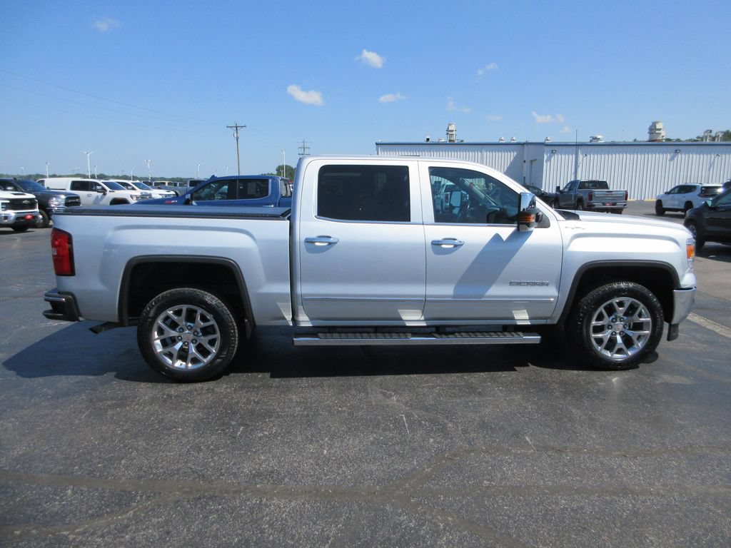 Used 2015 GMC Sierra 1500 SLT w/ SLT Crew Cab Value Package AWD/4WD image 4